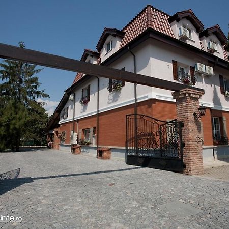 Hotel Piazzetta Bacău Exterior foto